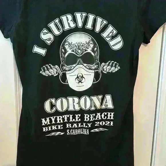 V neck women’s I survived corona tshirt. Runs fitted - Picture 2 of 3